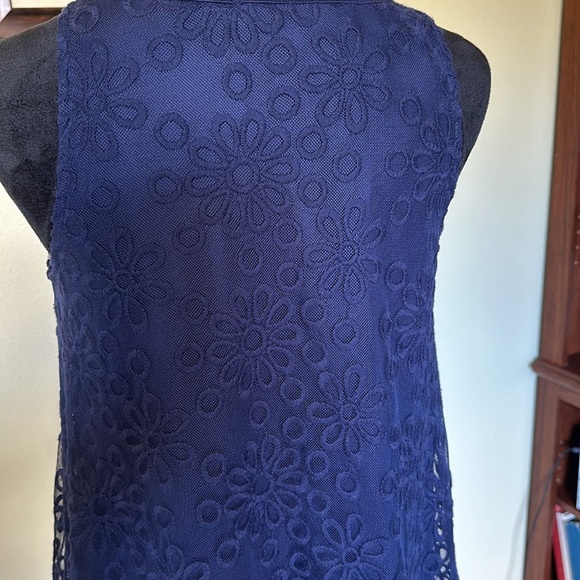 💖Tommy Hilfiger navy sheer sleeveless embroidered flower tank - Picture 4 of 7